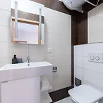 Charming Spacious In Apartmán Praha