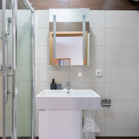 Apartment Charming Spacious In